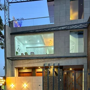 Hotel Saroj